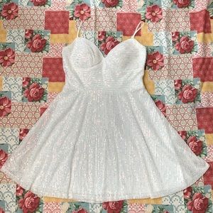 Dillard’s B. Darlin White Iridescent Sequin Party Dress. Juniors Size 9/10.